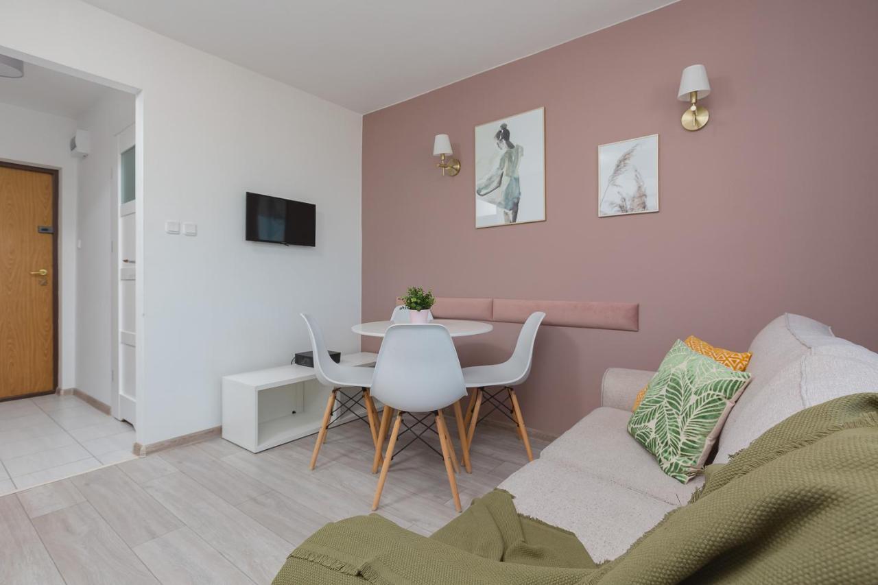 Apartaments Solec 79 By Noclegi Renters Varšava Exteriér fotografie